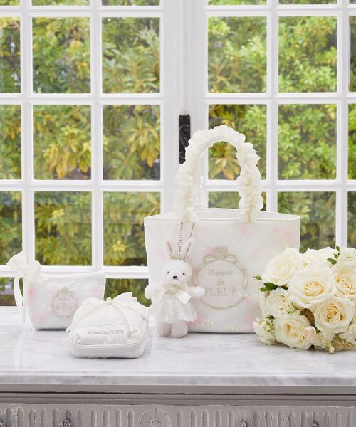 Maison de FLEUR（メゾンドフルール） ポーチ レースフリルポーチ