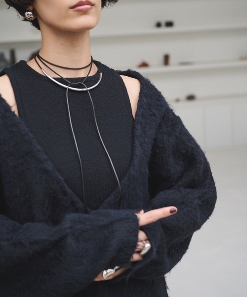 AIC. ニット セーター カットアウトブラッシュドニットトップス