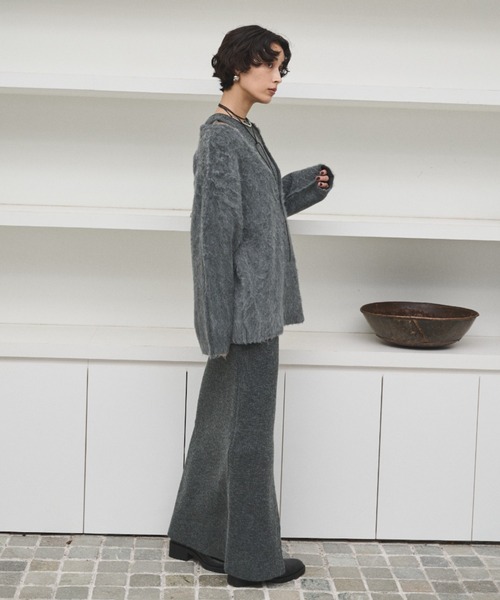 AIC. ニット セーター カットアウトブラッシュドニットトップス