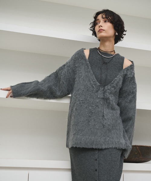 AIC. ニット セーター カットアウトブラッシュドニットトップス