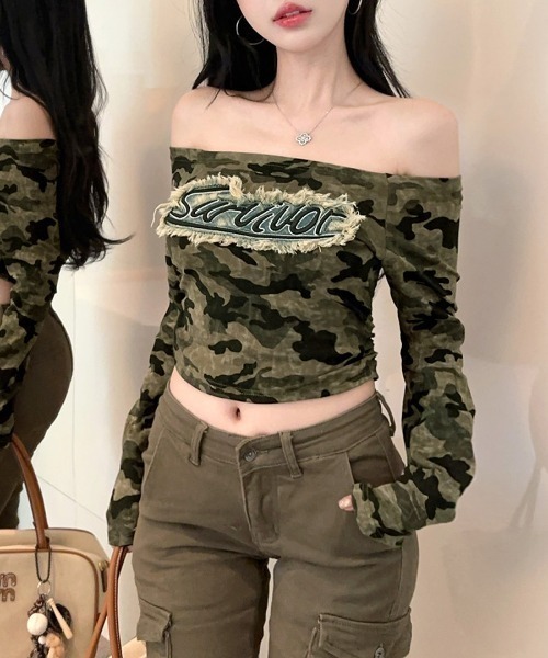 NANEA（ナネア） tシャツ 迷彩柄 フロントワッペン オフショルダー