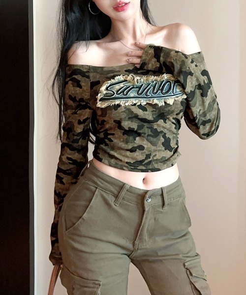 STONE  MARINA カモ柄 トップス カットソー NANEA（ナネア） tシャツ 迷彩柄 フロントワッペン オフショルダー
