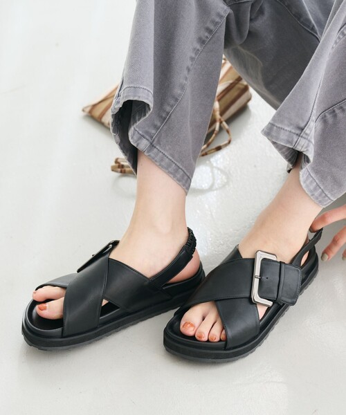 サンダル ビッグバックル クロスストラップ サンダル レディースの画像