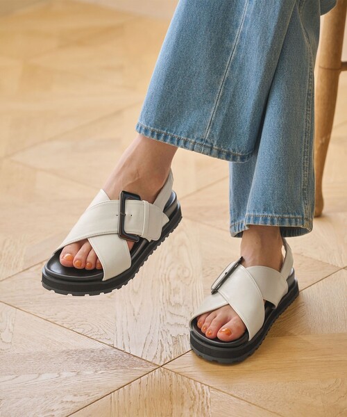 サンダル ビッグバックル クロスストラップ サンダル レディースの画像