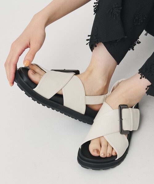 サンダル ビッグバックル クロスストラップ サンダル レディースの画像