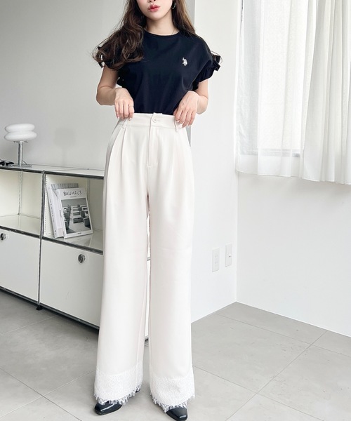 OMMO ホワイトパンツ 38｜人気シルエット・美品 moment+ ワイドパンツ パンツ 裾レースツータックセミワイドスラックス