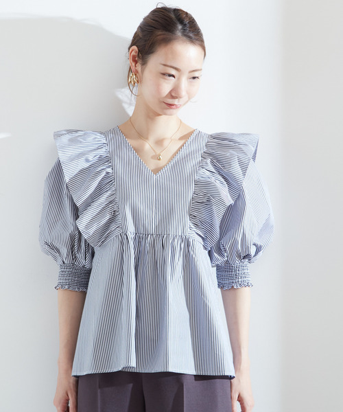 新品タグ付き/TIARA /Vネックフリルブラウス TIARA｜Vネックフリルブラウス | Rakuten Fashion(楽天