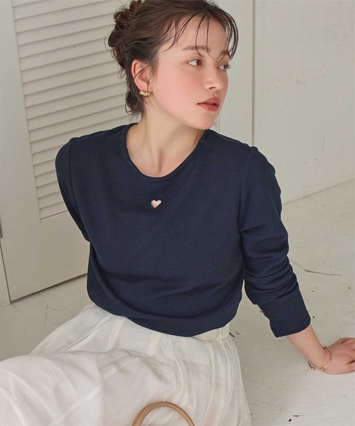 ネイビー 長袖カットソー ハート刺繍 titivate（ティティベイト） tシャツ ハートカット刺繍前後2way
