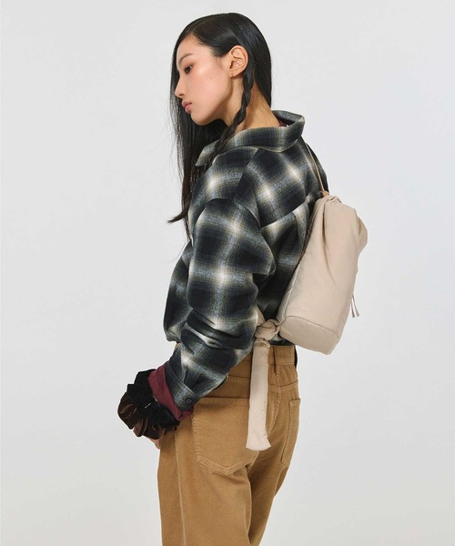 emis ショルダーバッグ バッグ PADDED ZIP POCKET SLING BAG