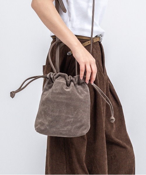 【AULENTTI/オウレンティ】レザーショルダーバッグ　チョコ AULENTTI（オウレンティ） ショルダーバッグ バッグ 「AULENTTI