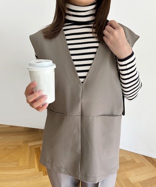 新品VEIN PECALENDERDOWNVESTオーバーサイズパフベストジレ３ ベスト ジレ 深めVネックオーバーサイズベスト レディース : ZOZOTOWN