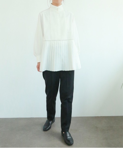 美品　マリリーンムーン　マクラメエンブロイダリータックプリーツブラウス　ホワイト Marilyn Moon（マリリンムーン） ブラウス シャツ マクラメエンブロイ