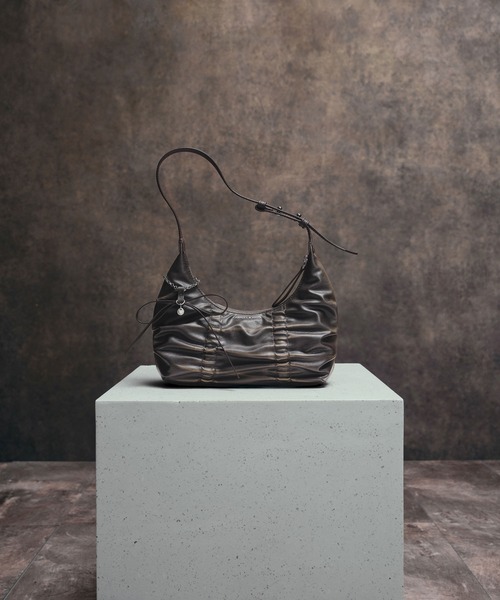 CHARLES ＆ KEITH（チャールズ&キース） ショルダーバッグ バッグ