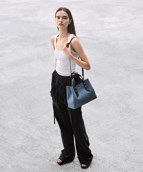CHARLES&KEITH ダブルハンドルスローチーバッグ　ポーチ付き CHARLES ＆ KEITH ハンドバッグ ダブルハンドル スローチー