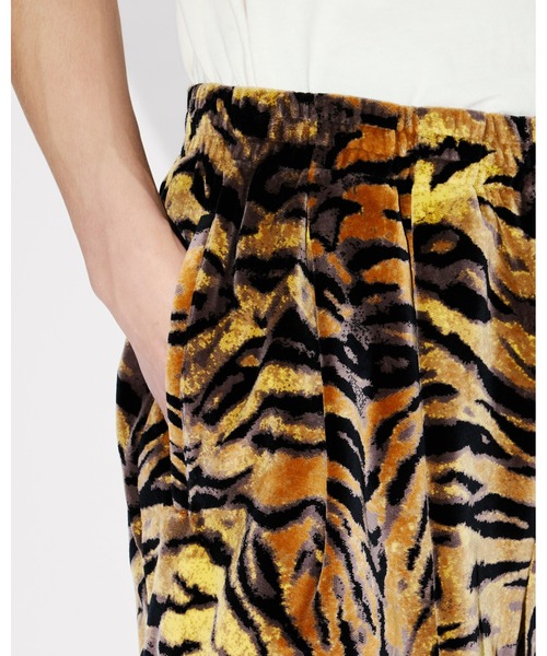 パンツ 'KENZO Tiger' トラック ショートパンツ イン ベルベット ジャカード メンズの画像
