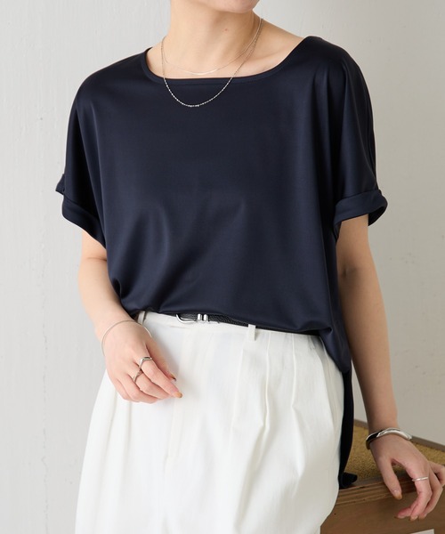 tシャツ オフィスに使えるキレイ目T/すっきり見えスクエアネックストレッチサテンTシャツ レディースの画像