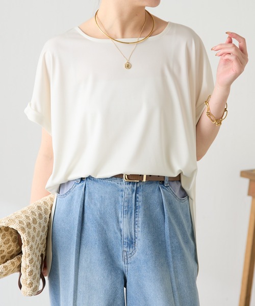 tシャツ オフィスに使えるキレイ目T/すっきり見えスクエアネックストレッチサテンTシャツ レディースの画像