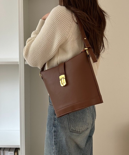 cream creme トートバッグ ゴールドバックルスクエアショルダーバッグ