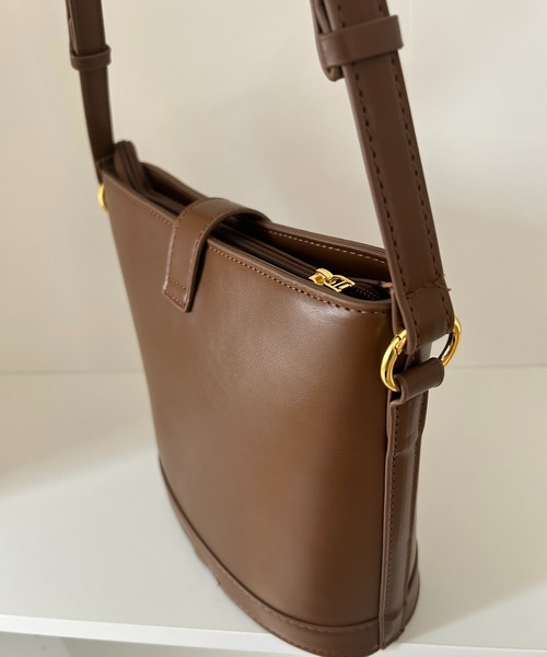 cream creme トートバッグ ゴールドバックルスクエアショルダーバッグ