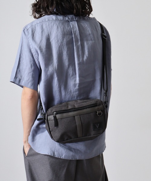   ショルダーバッグ LV04F3205G レザー スタッズ ショルダーバッグ（BO3DGS0004