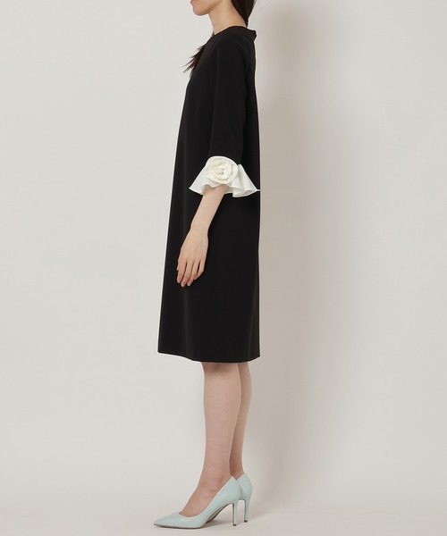 未使用■Audie a Muses■38■ フラワーモチーフスリーブワンピース■ Audie a Muses ワンピース フラワーモチーフスリーブワンピース