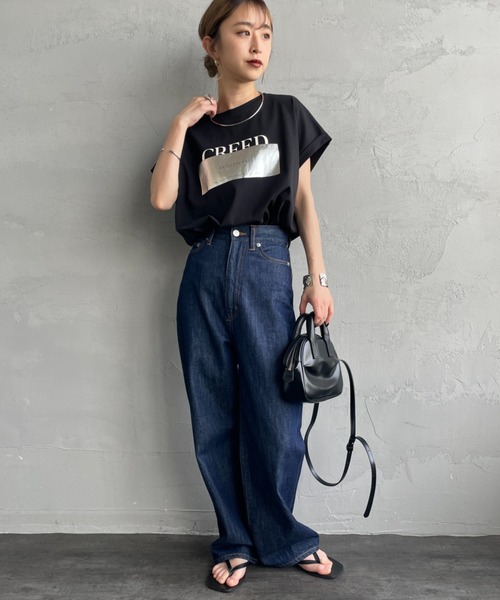 tシャツ 「MAISON DE L'ALLURE/メゾンドゥラリュール」 光沢ラバーロゴプリントTシャツ レディース MAISON DE L'ALLURE（メゾンドゥラリュール）の「[MAISON DE L