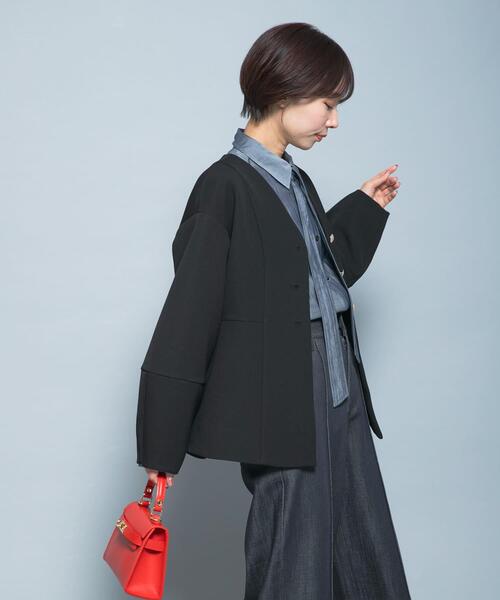新品タグ付き　JENNE ペプラム　ノーカラージャケット　黒 M ジャケット ノーカラージャケット 「WEB限定」デザインボタンペプラム