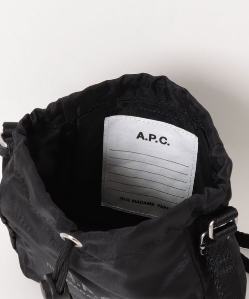 A.P.C.（アーペーセー） ショルダーバッグ CROSSBODY POUCH BACKS