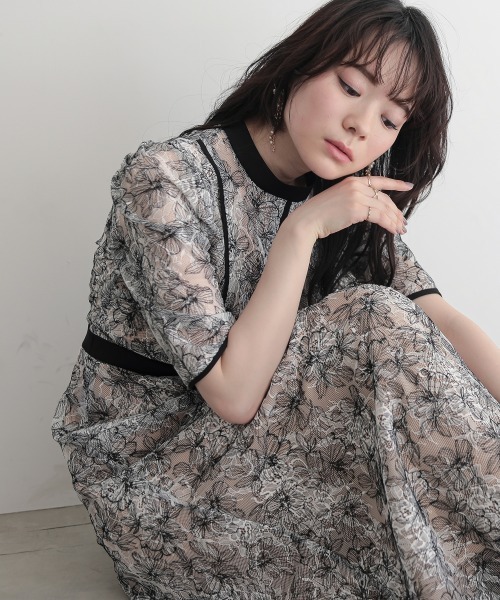 【カラルス】未使用 LL 裏地配色 パイピング 総レース ワンピース ドレス Callarus ドレス 「Callarus」裏地配色パイピング使い総レース