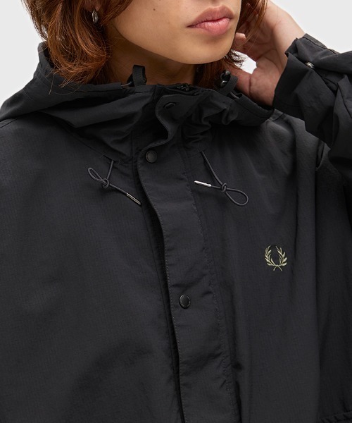 FRED PERRY（フレッドペリー） マウンテンパーカー ウインドブレーカー