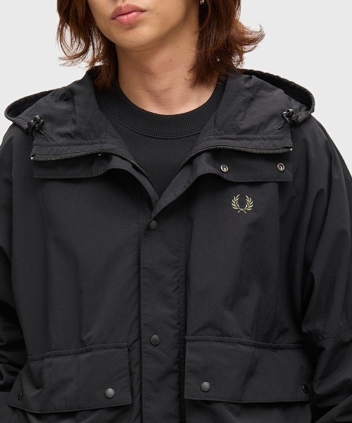 FRED PERRY（フレッドペリー） マウンテンパーカー ウインドブレーカー
