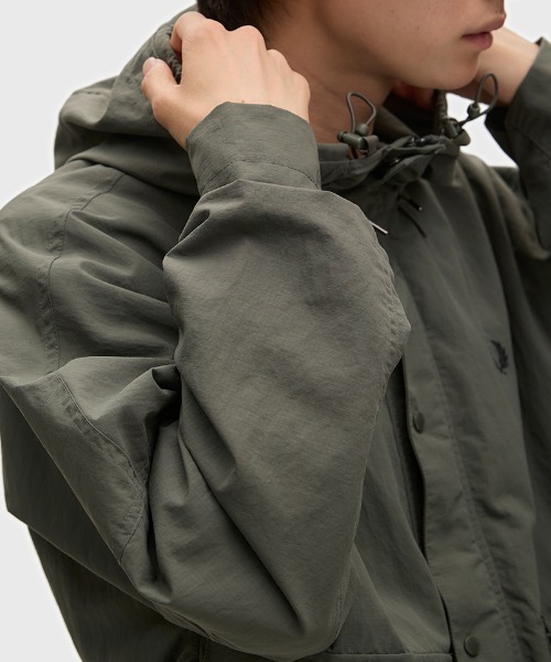 FRED PERRY（フレッドペリー） マウンテンパーカー ウインドブレーカー