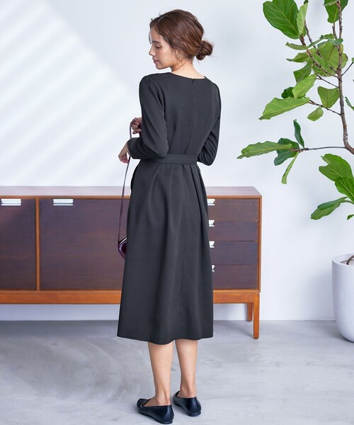 Tiaclasse ワンピース 「洗える」ベルト付キーネックポケット