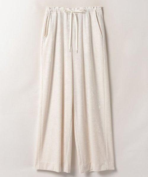 chao⭐　アルベロベロ♥️ぶたさん刺繍入りホワイトカジュアルパンツ allureville（アルアバイル） パンツ クラッシュベロアイージーパンツ