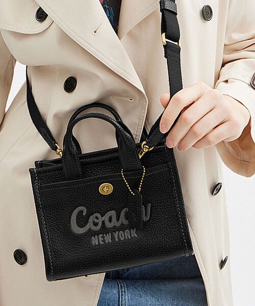COACH ショルダーバッグ バッグ カーゴ トート 20 レディース