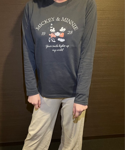 上品な Disney 「DISNEY/ディズニー」プリント・刺繍ロンT tシャツ トップス
