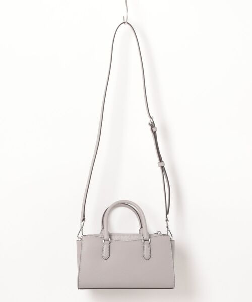 新品未使用MICHAEL KORS グレー ショルダーバッグ/3日間限り新価格 MICHAEL KORS（マイケルコース） ショルダーバッグ FREE グレー