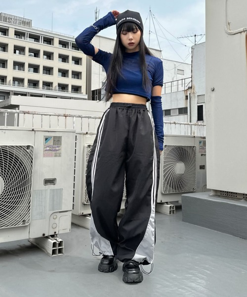 REFLEM サイドラインパンツ BLACK LVEU. パンツ レディース 「LVEU.」サイドラインフレアパンツ
