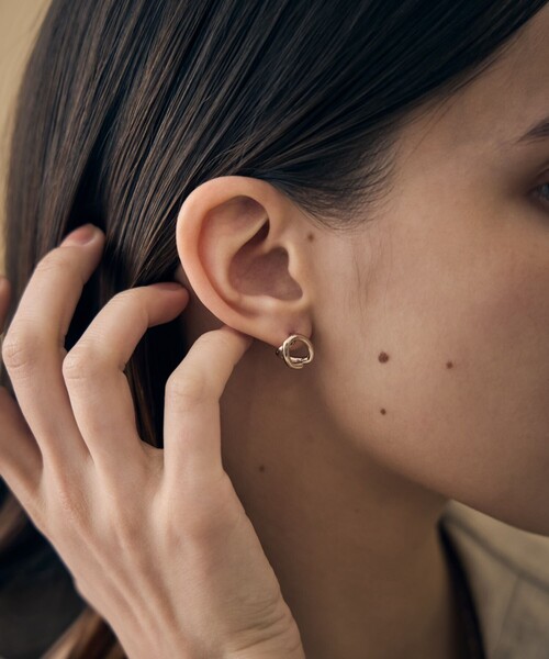 ete bijoux（エテ ビジュー） ピアス 「ドロー」 ワンストローク