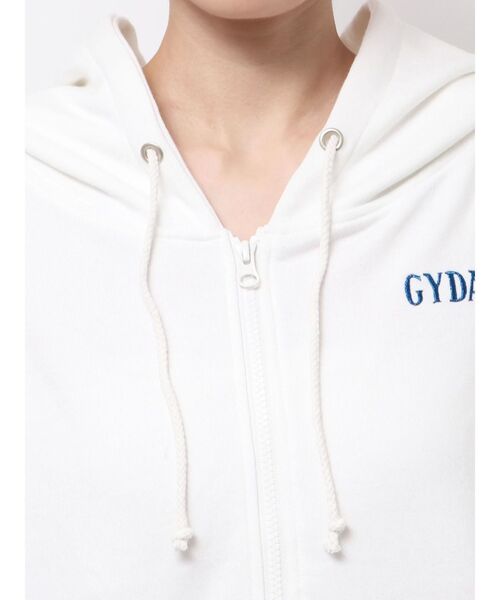 新品未使用タグ付き GYDA パーカー 今期 GYDA パーカー スティッチ / GYDAバックラメプリントパーカー
