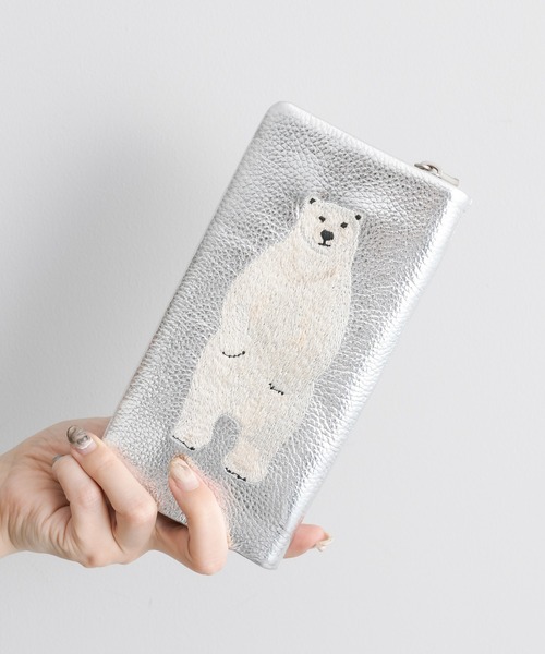 【美品】イアパピヨネ　ホッキョクグマ刺繍シルバー二つ折り財布 ear PAPILLONNER（イア パピヨネ） 財布 FREE シルバー レディース