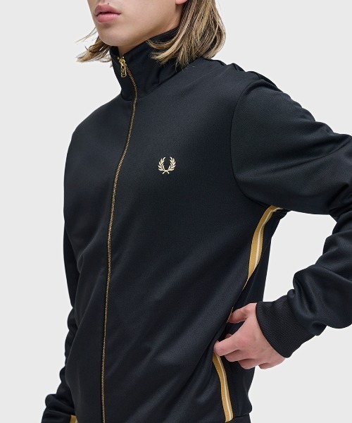 FRED PERRY ベロア トラックジャケット サイドライン　黒　金 FRED PERRY ベロア トラックジャケット サイドライン 黒 金 FRED PERRY