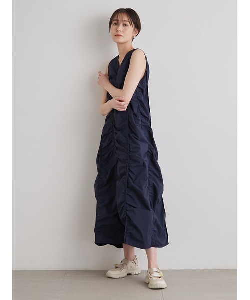 「emmi」 ノースリーブワンピース 0 ネイビー レディースの画像