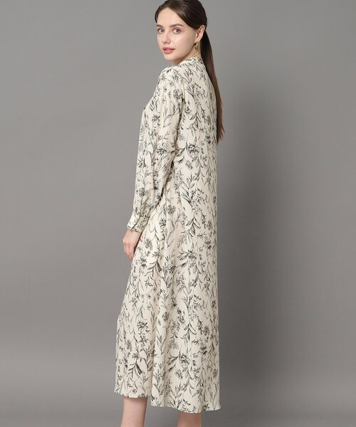 「DRESSTERIOR」 長袖ワンピース 38 ベージュ レディースの画像