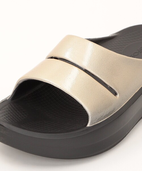 OOFOS サンダル OOFOS/ウーフォス OOmega OOahh Luxe「26.0-28.0