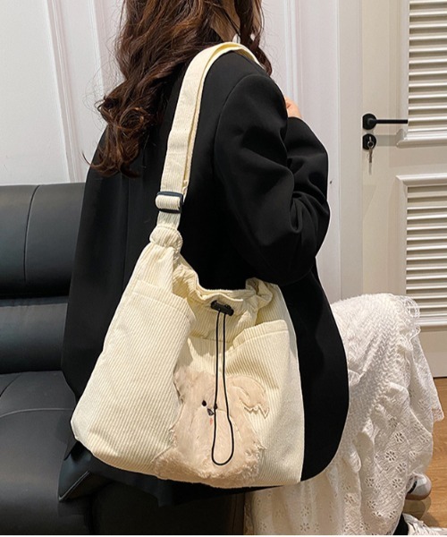 専用ページ♡ブラック＆ワンコクリーム顔♡かごバッグ♡ハンドメイド♡新品 FREE STYLISTS ショルダーバッグ バッグ Y2K バッグ もこもこ犬顔の