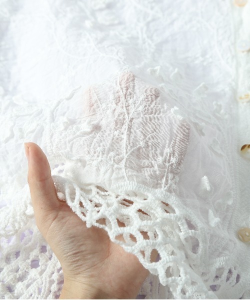 La-gemme（ラジェム） ブラウス シャツ 夏 花柄刺繍 シアーシャツ 
