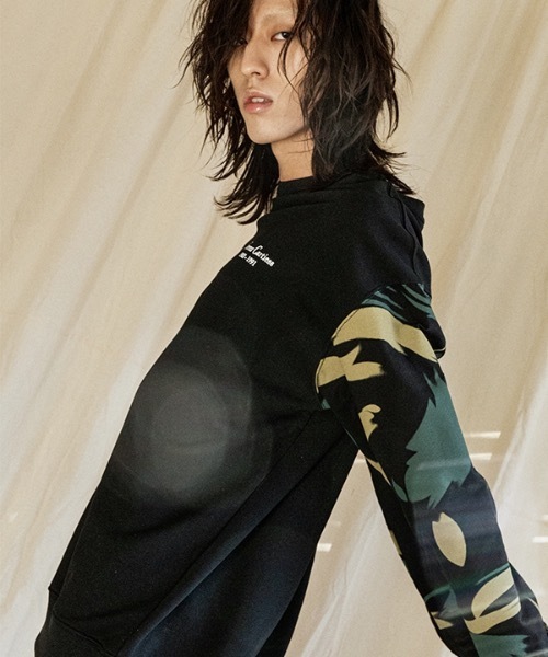 トレーナー スウェット 「JORENZ CARTIESS 」ルーズフィット カモフラージュスウェットシャツ / Loose fit camouflag JORENZ CARTIESS トレーナー スウェット 「JORENZ 」ルーズ