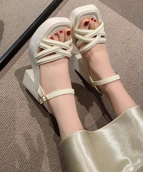 新品未使用レザー クロスストラップサンダル 38 イタリア製 Lace Ladies サンダル レザー調 クロス ストラップ