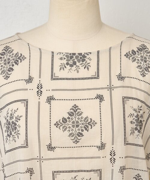 BEARDSLEY（ビアズリー） tシャツ 半袖 刺繍風プリントプルオーバー